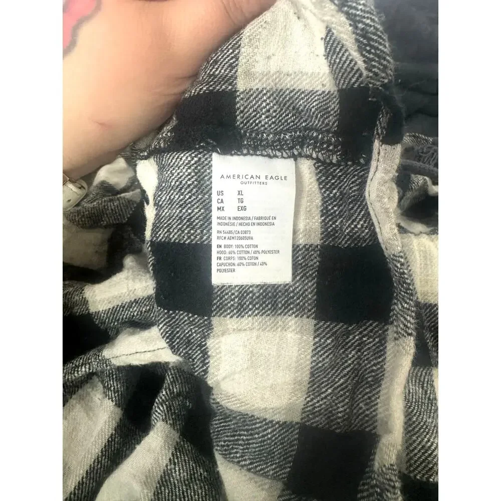 American Eagle Y2K Cropped, Hooded Distressed Flannel Top XL - Picture 8 of 8